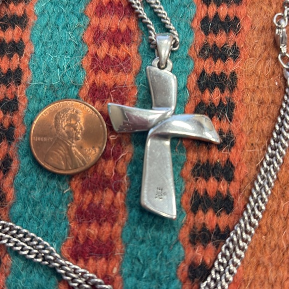 James Avery RETIRED Sterling RIBBON CROSS Necklace - Picture 3 of 7